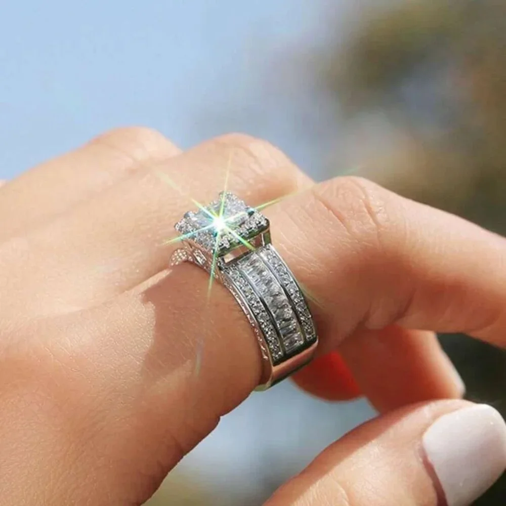 MONTY EMERALD BRIDAL WEDDING RING